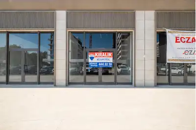 REMAX ADVANTAGE DOĞANKÖY/DOKU BY KUMOVA KİRALIK DÜKKAN