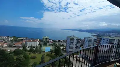 TRABZON YALINCAK'TA DENİZ MANZARALI 3+1 EŞYALI SATILIK DAİRE