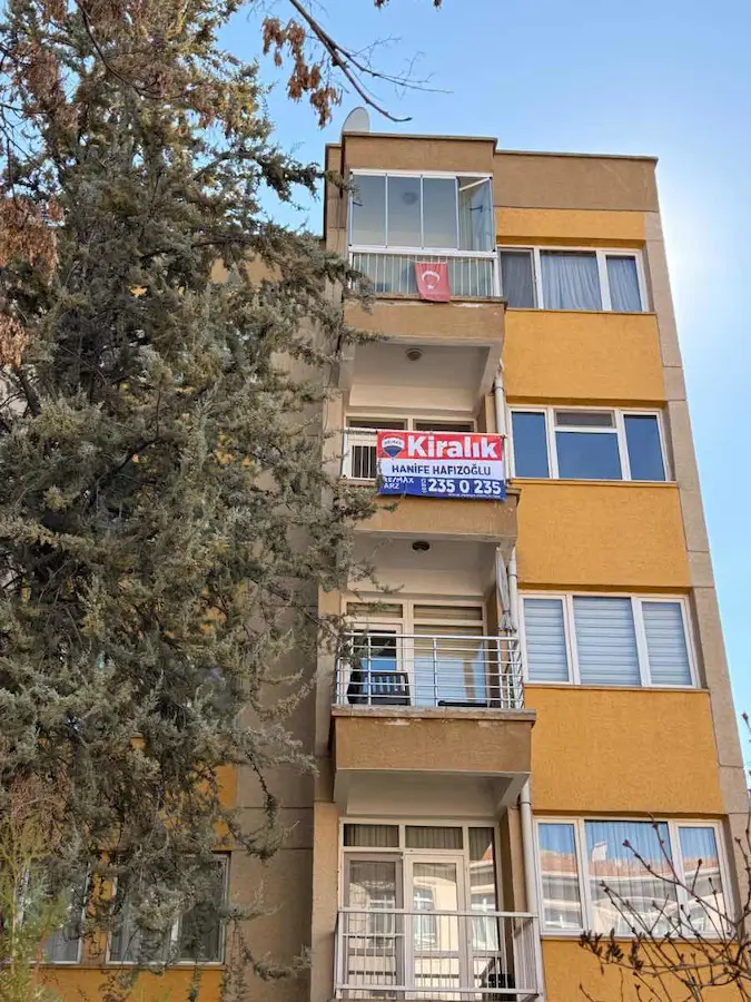 EMEK SİTESİ İÇİ YENİLENMİŞ KİRALIK 2+1 DAİRE