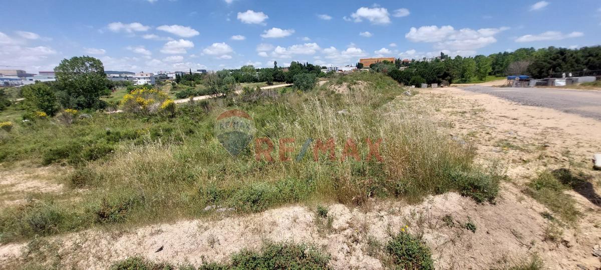 Şekerpınar ticari imarlı arsada satılık hisse