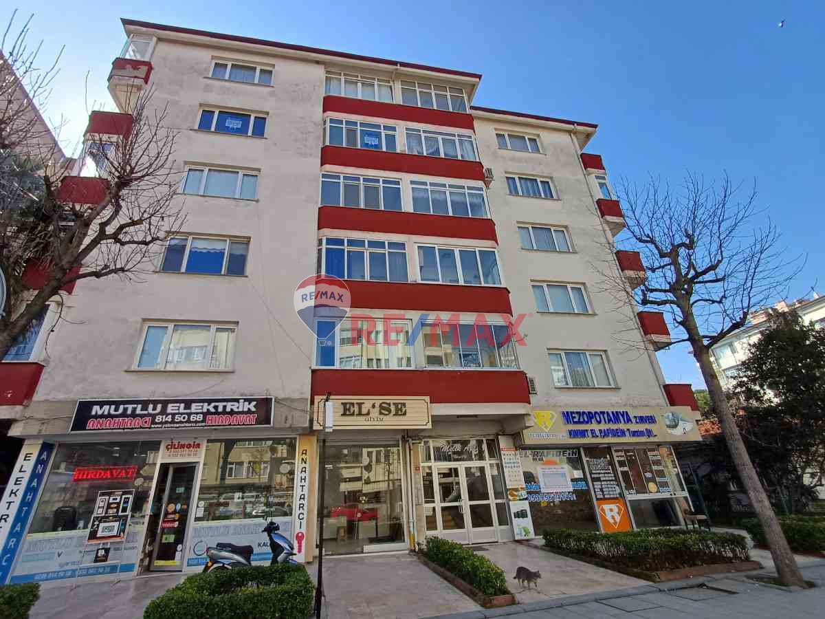 REMAX YALOVA DAN BAHÇELİEVLER MAH.FATİH CAD.2+1 SATILIK DAİRE