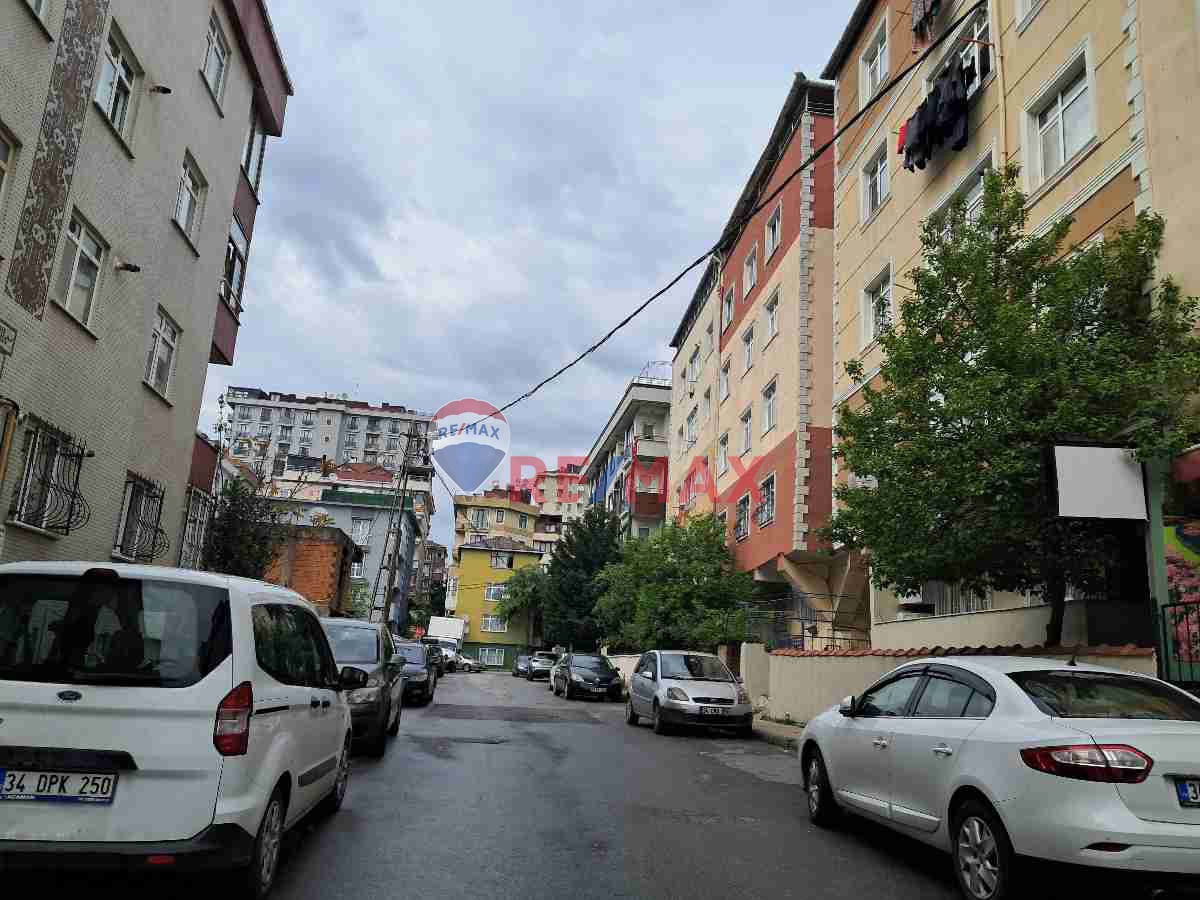 İKBAL CADDESİNDE TEMİZ, FERAH 2+1 FIRSAT ARA KAT