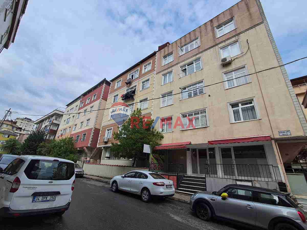 İKBAL CADDESİNDE TEMİZ, FERAH 2+1 FIRSAT ARA KAT