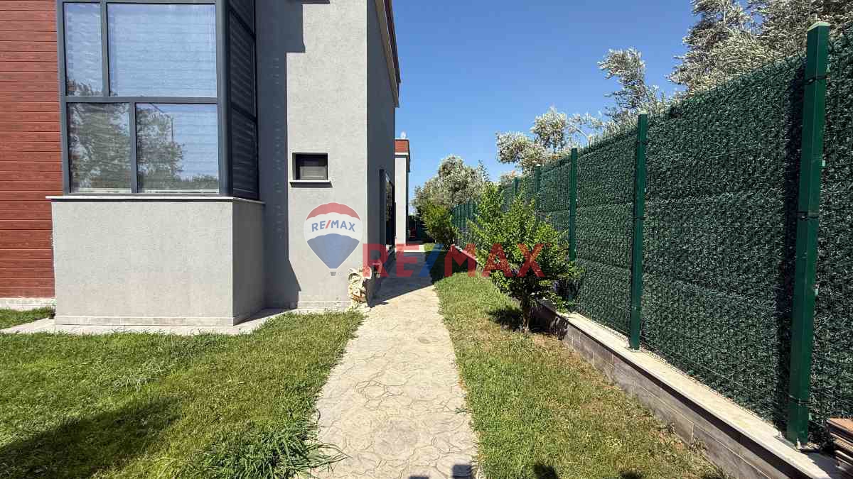 GÜRE TAHTAKUŞLARDA MÜSTAKİL HAVUZLU SATILIK VİLLA