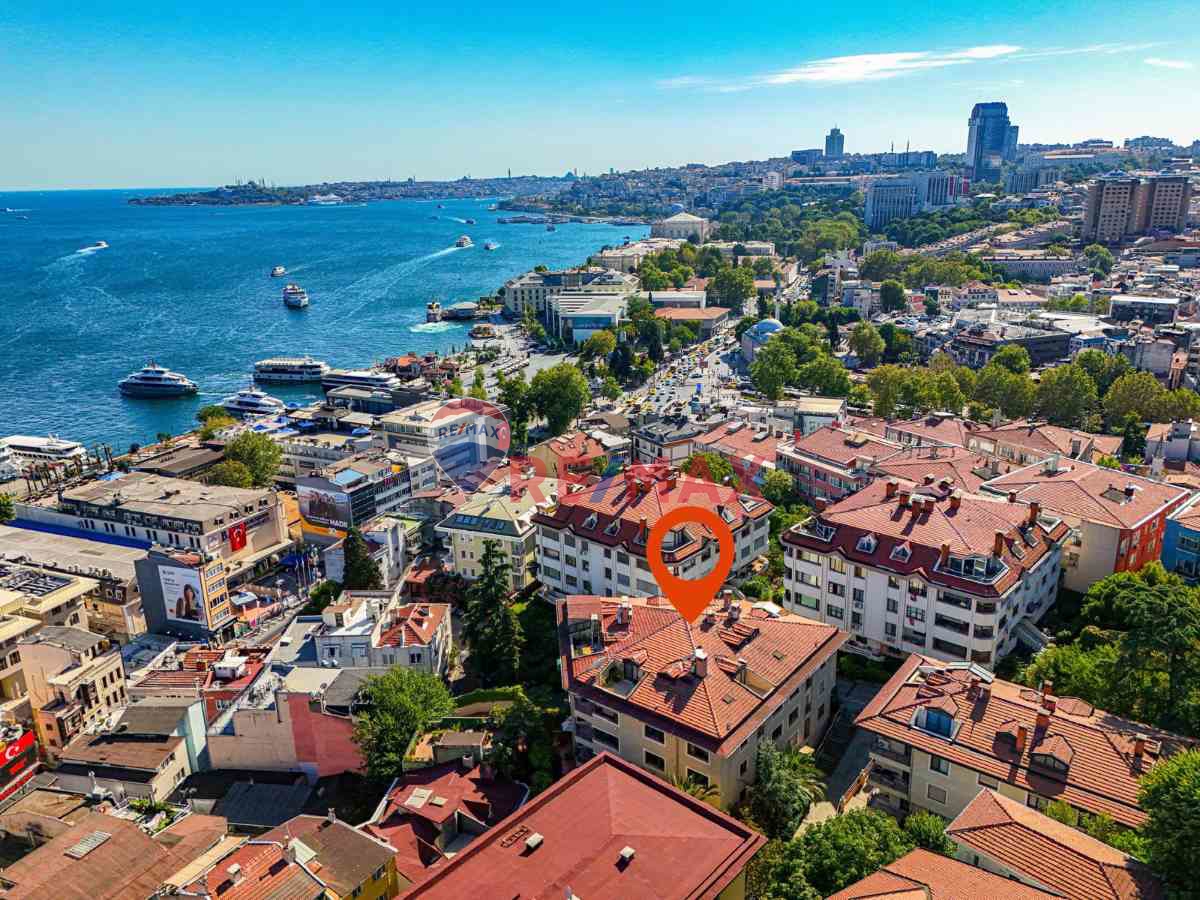 BEŞİKTAŞ’IN KALBİNDE, BOĞAZ’A HAKİM LÜKS ÇATI DUBLEKSİ