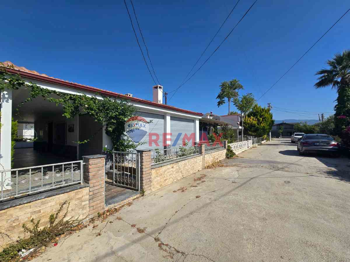 KUŞADASI NAZİLLİ SİTESİ SATILIK 2+1 BAKIMLI YAZLIK VİLLA