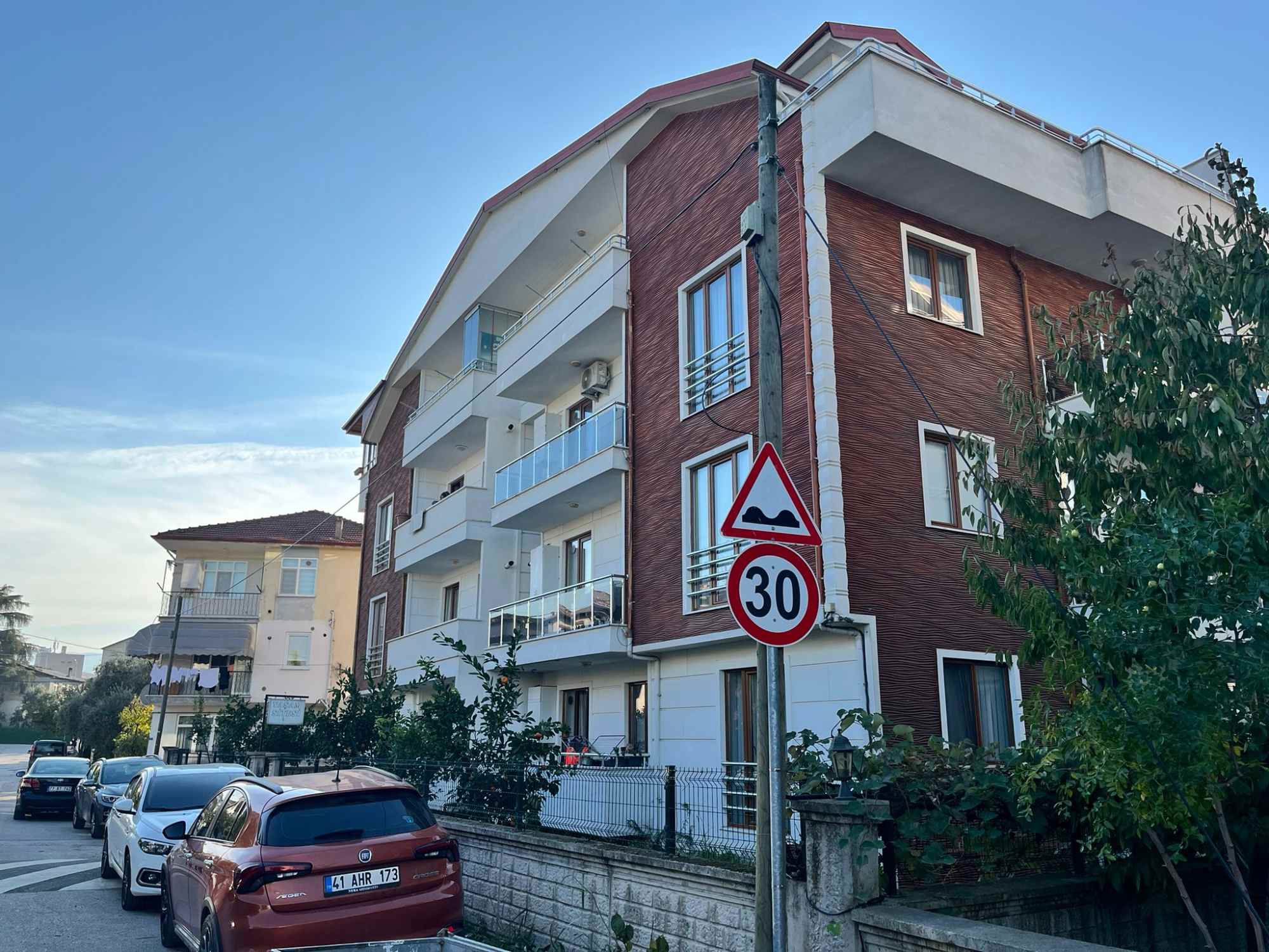 RE/MAX ÇAKRA' DAN ÇIFTLIK MAHALLESI SATILIK FIRSAT YÜKSEK GIRIŞ