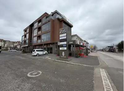 BAŞISKELE STRADA PLAZA'DA SATILIK İÇI YAPILI 2+0 DUBLEKS OFIS