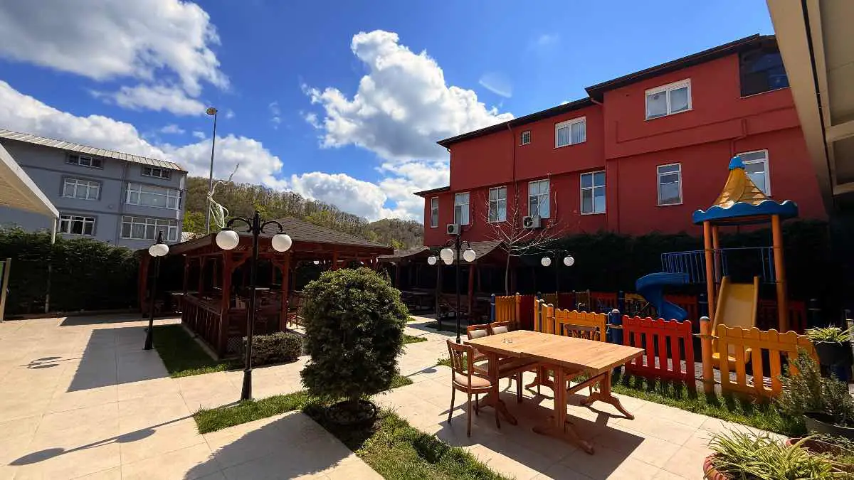 DEVREN KIRALIK 1050 M² RESTORAN