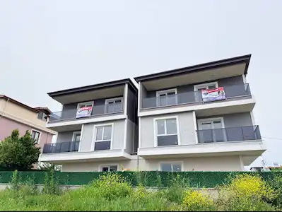 RE/MAX LAVANDADAN YENİÇİFTLİKDE 4+1 TRİPLEX SATILIK VİLLA