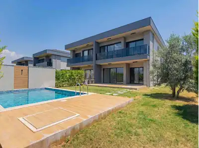 ALTINKALE'DE KÖŞE KONUMDA MÜSTAKİL HAVUZLU LÜKS 4+1 VİLLA