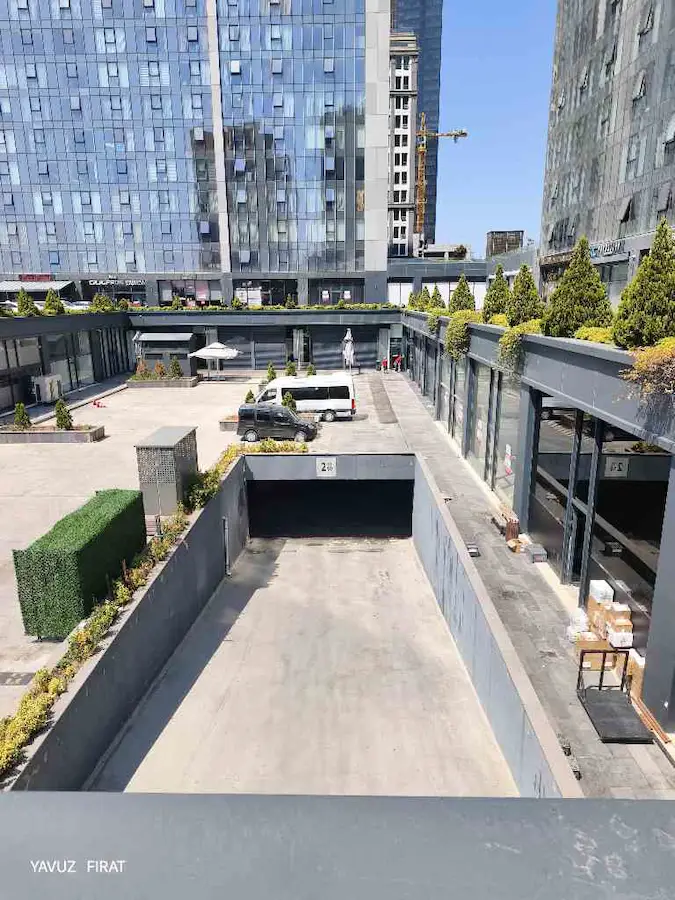 BASIN EXPRESS’TE TAM DONANIMLI, 500 ARAÇ KAPASİTELİ
 KİRALIK OTOPARK KATI