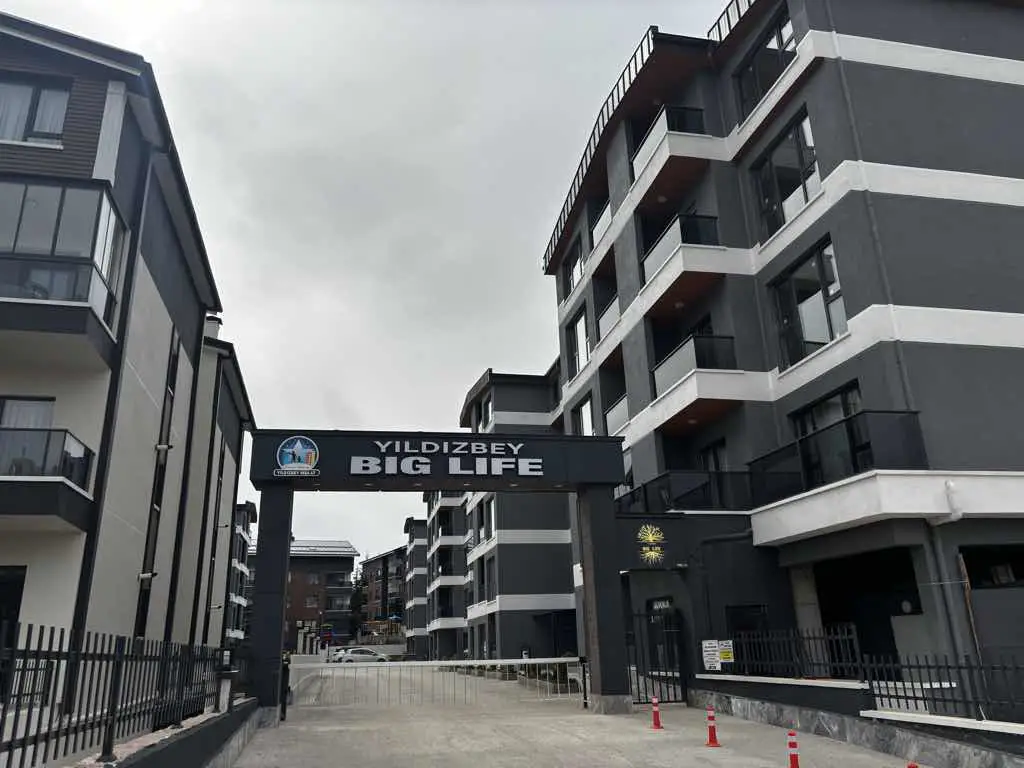 İNCEKTE YILDIZBEY BİG LİFE GÜVENLİKLİ SİTEDE SIFIR 1+1