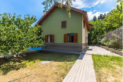 FESLIKAN YAYLASI’NDA ANTALYA MANZARALI SATILIK MUSTAKIL VILLA