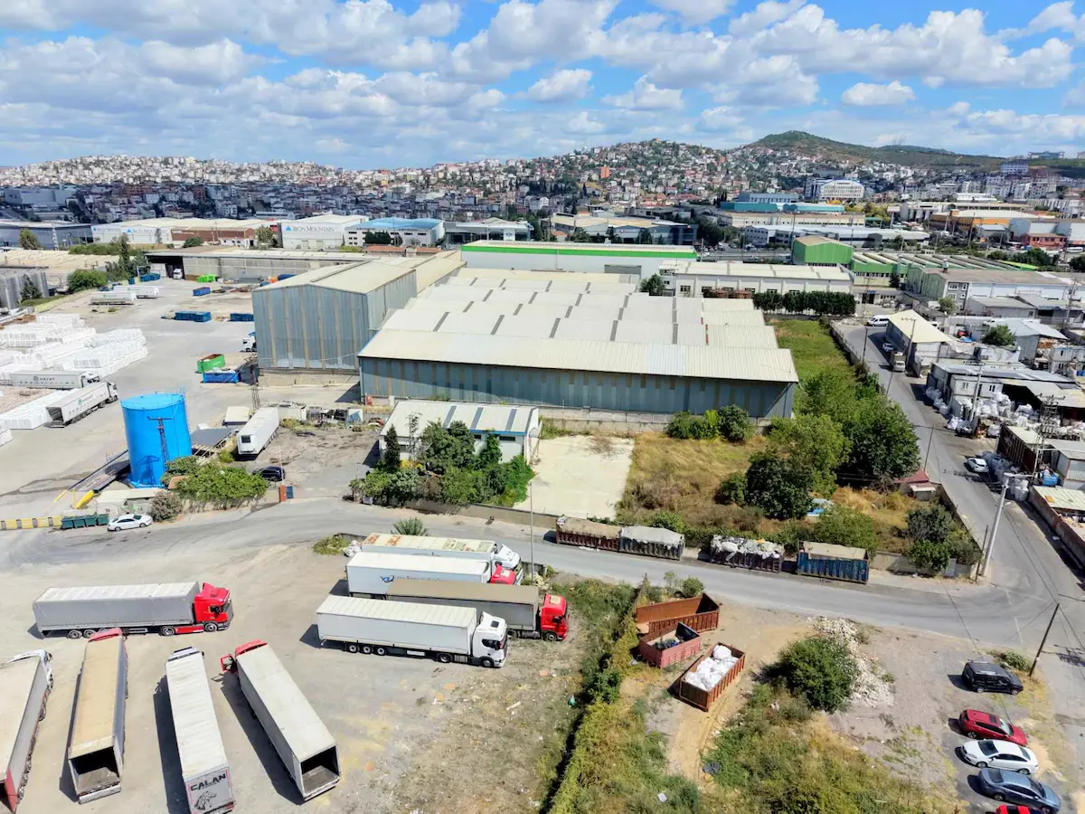 GEBZE İSTASYON MAH.’DE SATILIK 3.346 M² TİCARİ İMARLI MÜSTAKİL PARSEL-KAPALI ALANLI-KREDİYE UYGUN