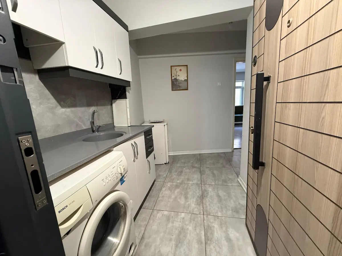 REMAX DESIGN ÇARK CADDESİNDE MERKEZİ KONUMDA KİRALIK APART