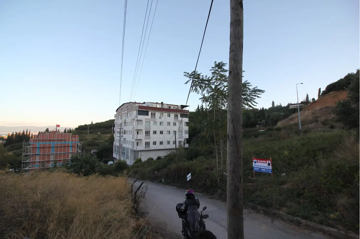 DENİZE 5 DK MESAFEDE OTOYOL CEPHELİ İMARLI ARSA