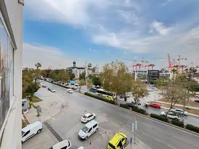 REMAX AVLU'DAN LİMAN KARŞISI 3 ODALI KİRALIK OFİS