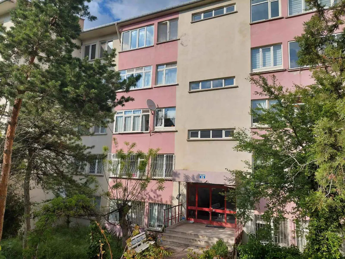 ÜMİTKÖY MH ÜMİTKÖY SİTESİ'NDE ARA KAT KİRALIK EŞYALI 3+1 DAİRE