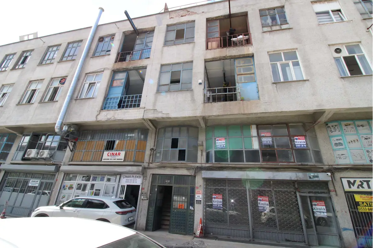 REMAX EBRU'DAN AKTİM E ÇOK YAKIN MERAL İŞHANINDA İSKANLI DÜKKAN