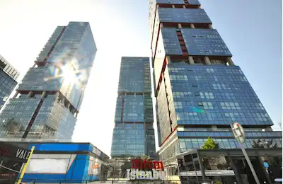 RİTİM İSTANBUL BAHÇE TERASLI KAPALI MUTFAKLI FULL EŞYALI 1+1OFİS