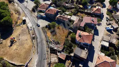 KOCAKÖY’DE KÖY İÇİ İMARLI SATILIK KÖŞE PARSEL ARSA