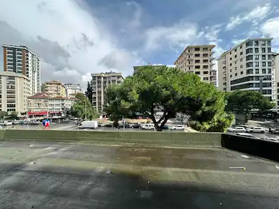 AYŞEKADIN METRO ÇIKIŞINDA, GENİŞ TERASLI 4+1 KİRALIK
