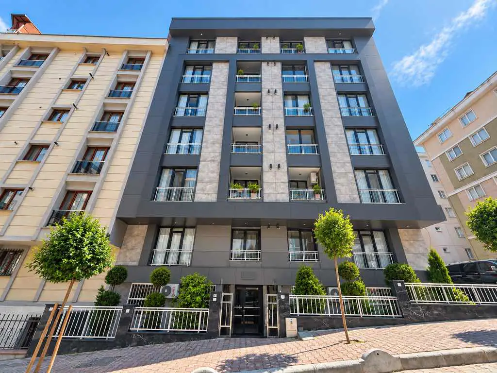 BAHÇELİEVLER MAHMUTBEY 15. SOKAK’TA | YÜKSEK GİRİŞ | 3+1 | BALKONLU