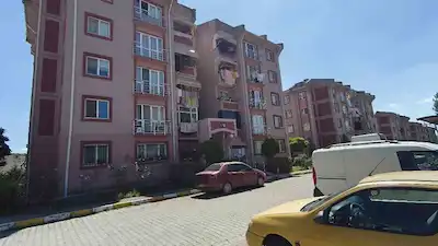 ADAPAZARI’NDA SİTE İÇİNDE 3+1 | 110 M² | ÇİFT WC | BALKON | BOŞ & EŞYASIZ