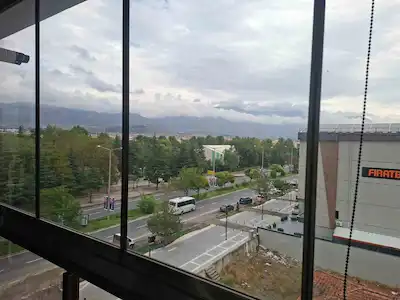 REMAX DEM'DEN BELEDİYE KARŞISI CADDEÜSTÜ EŞYALI 1+1 DAİRE