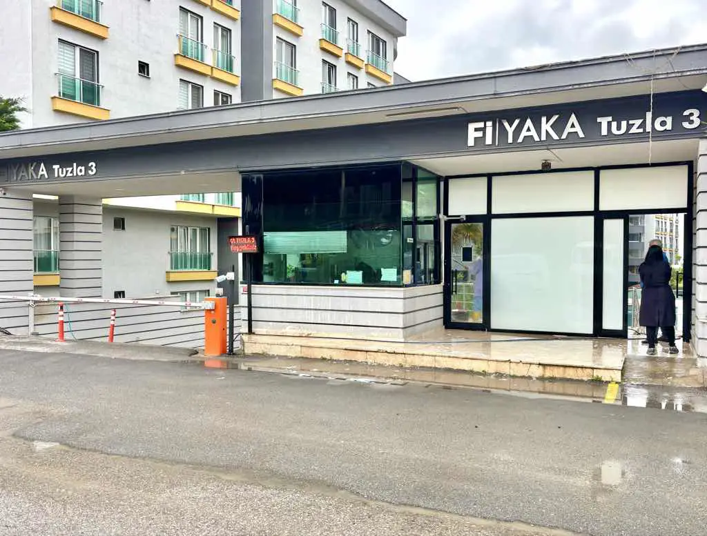 TUZLA ORHANLI’DA FİYAKA 3 SİTESİNDE EŞYALI KİRALIK 2+1 DAİRE