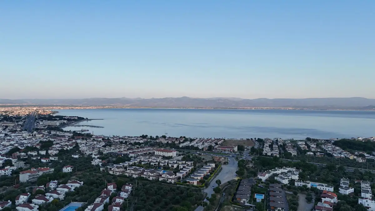 REMAX ADVANTAGE EDREMİT ÇAMLIBELDE İMARA YAKIN SATILIK ZEYTİNLİK
