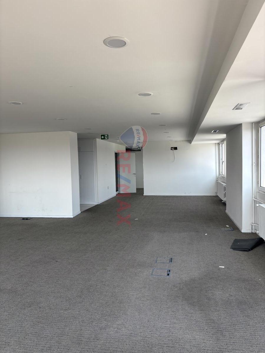 BOSTANCI METRO ÇIKIŞI E5 CEPHE DEKORASYONLU DENİZ MANZARALI