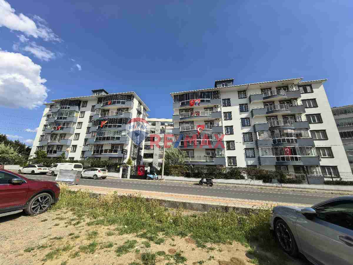 KAZIMİYE MAHALLESİ YILDIZ SİTESİNDE SATILIK 2+1 DAİRE