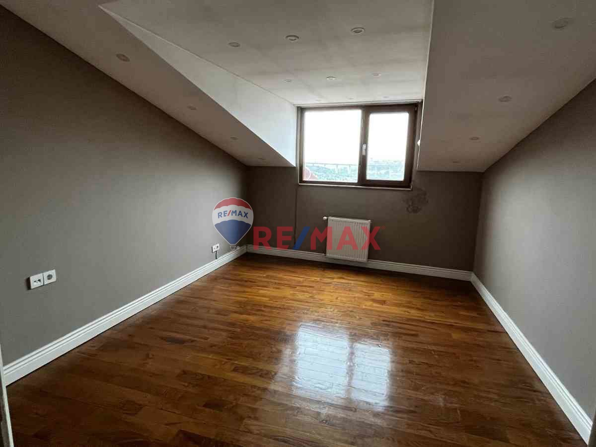 SILAHTARAĞA CAD.KETEN HALIÇ TE SATILIK DUBLEKS 4+1 GENIŞ DAIRE