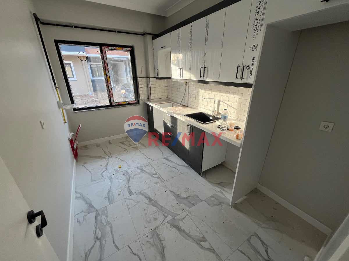 REMAX FREKANS ALTINOVA KAYTAZDERE SATILIK DAİRE