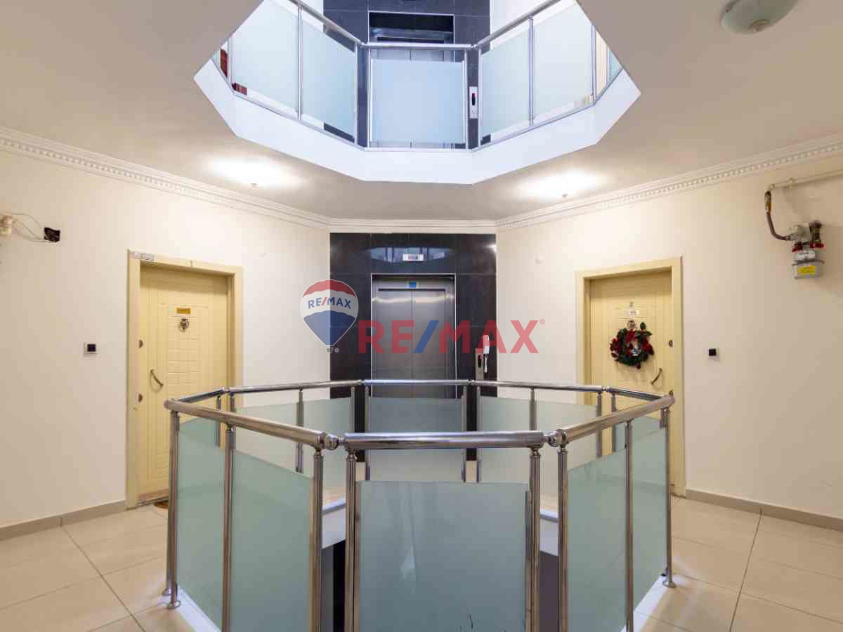 ÇUKURAMBAR'IN MERKEZİNDE ÖZEL TASARIM 4+1 SATILIK DAİRE