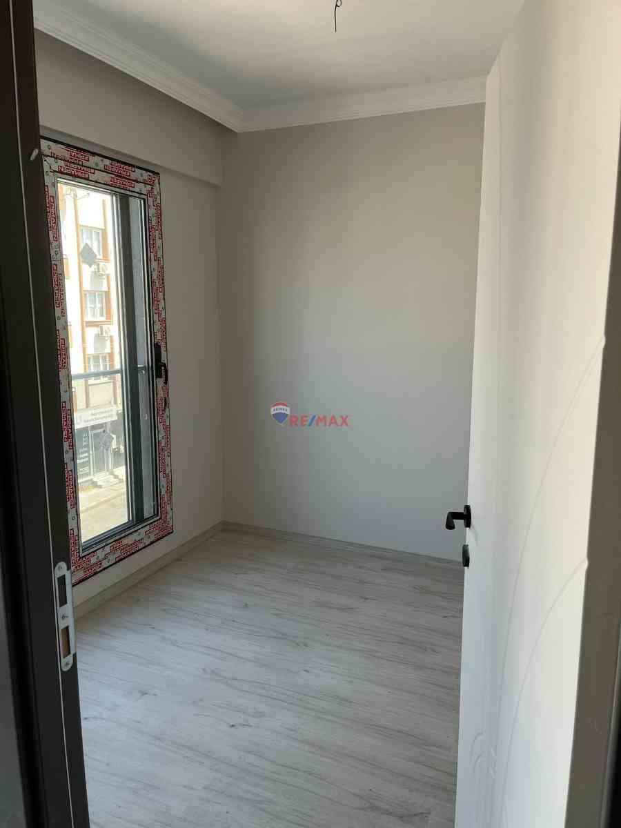  ATATÜRK CADDESİNDE KAMPÜSE YÜRÜME MESAFESİNDE KİRALIK DAİRE         