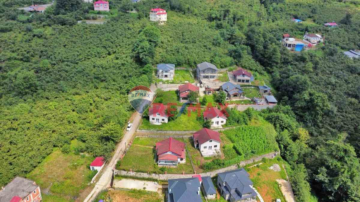 DOLAYLI MAHALLESİNDE SATILIK VİLLA