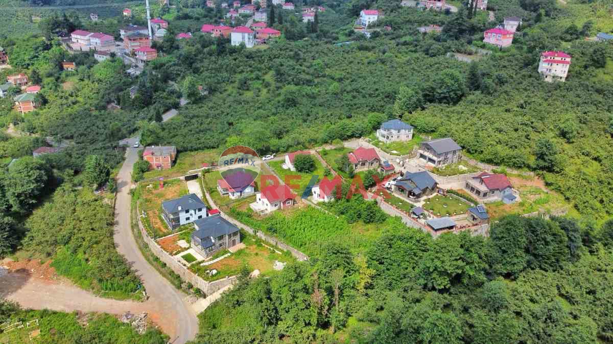 DOLAYLI MAHALLESİNDE SATILIK VİLLA