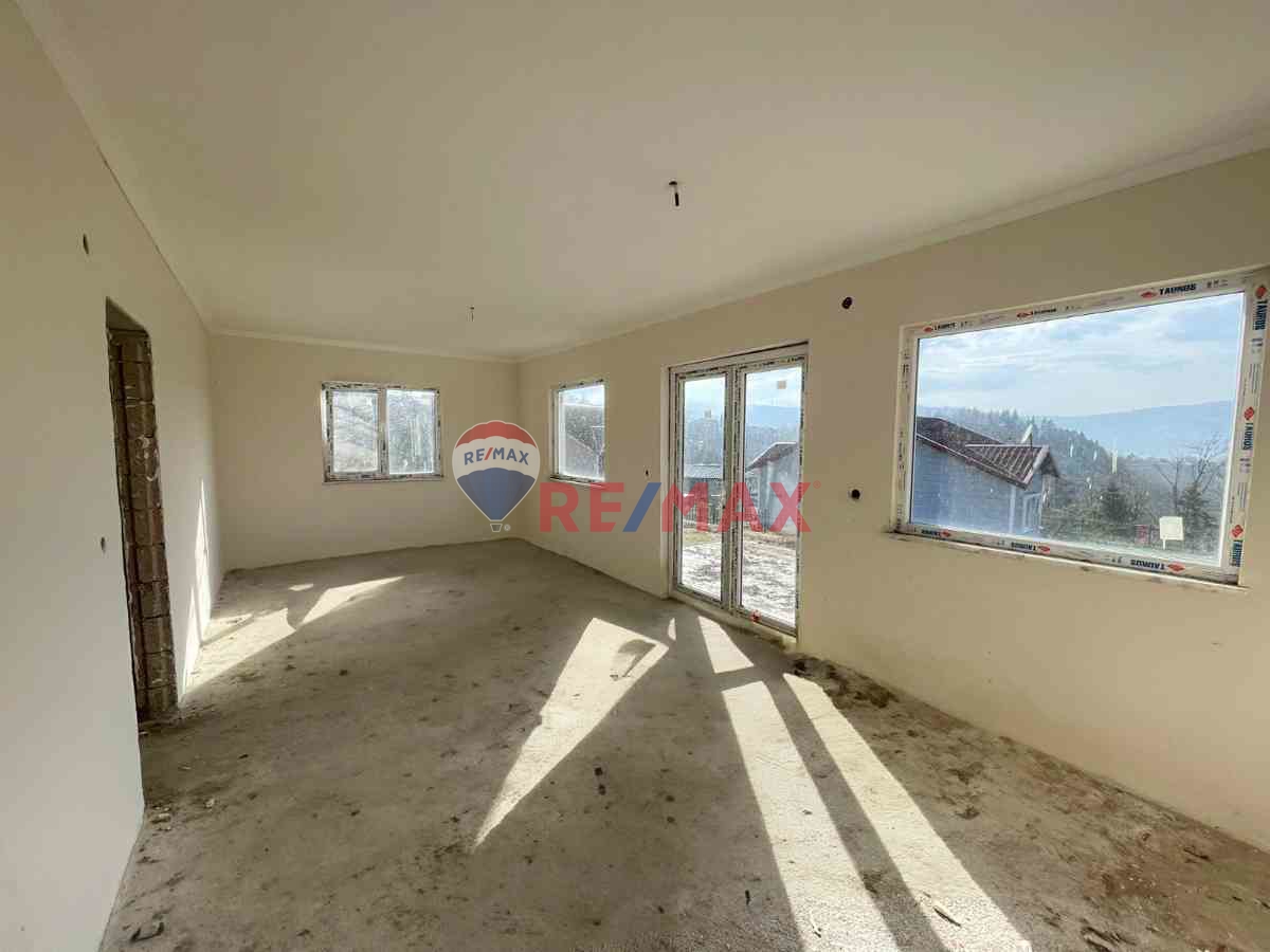 DOLAYLI MAHALLESİNDE SATILIK VİLLA