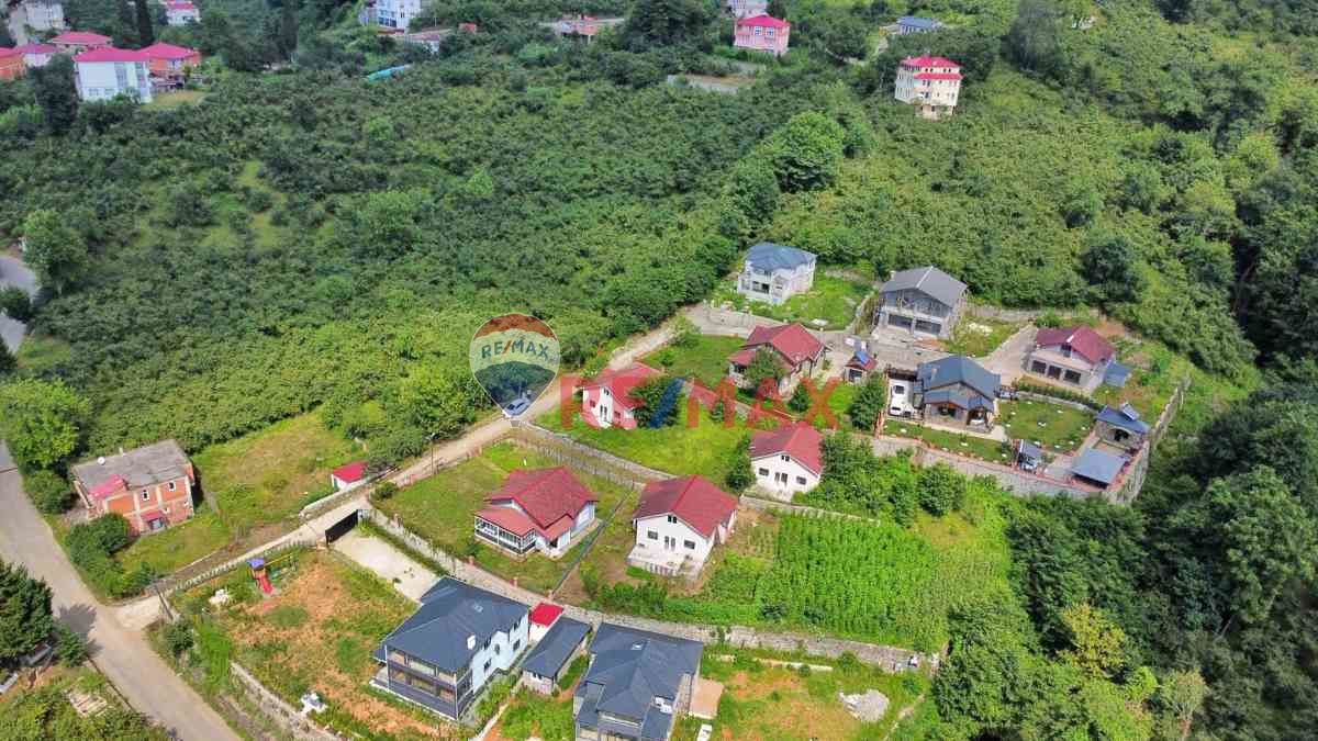 DOLAYLI MAHALLESİNDE SATILIK VİLLA