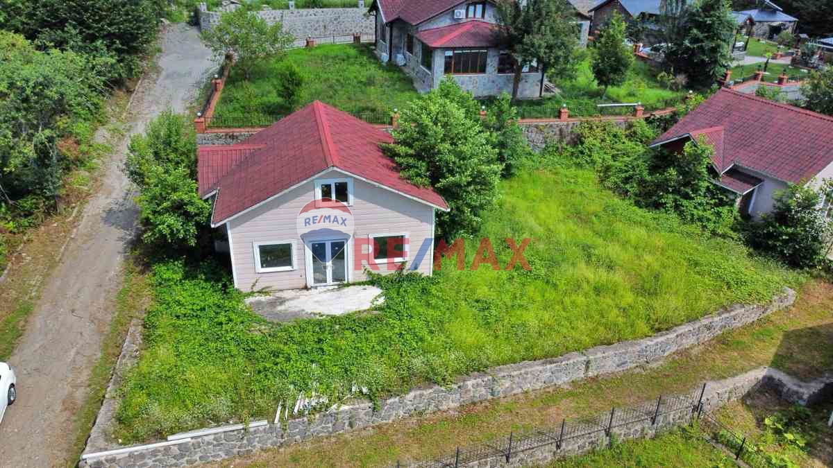 DOLAYLI MAHALLESİNDE SATILIK VİLLA