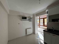 KİRALIK DAİRE İLKER CADDESI ÜZERİNDE 3+1 BOŞ YAPILI BOYALI OTURUMA HAZIR  