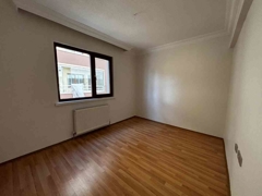 KİRALIK DAİRE İLKER CADDESI ÜZERİNDE 3+1 BOŞ YAPILI BOYALI OTURUMA HAZIR  