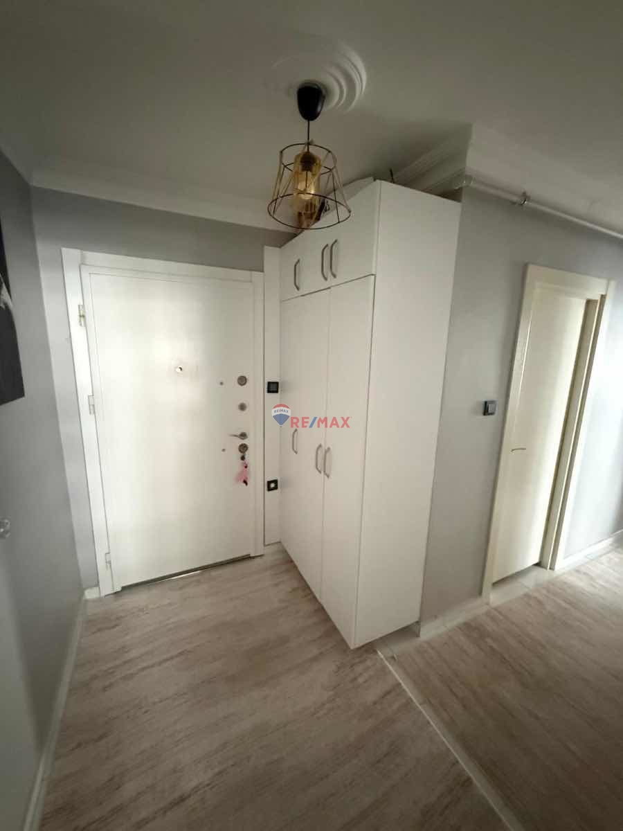 GÜRPINAR'DA SATILIK GENİŞ 2+1 ARAKAT DAİRE