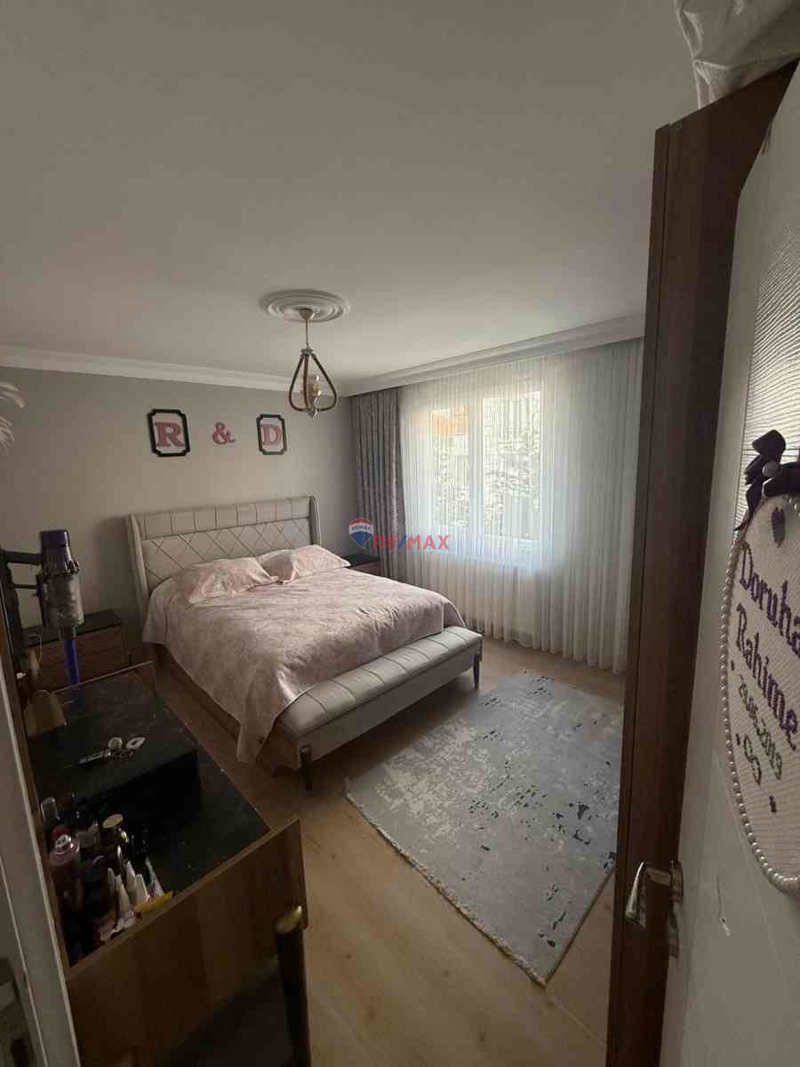 GÜRPINAR'DA SATILIK GENİŞ 2+1 ARAKAT DAİRE