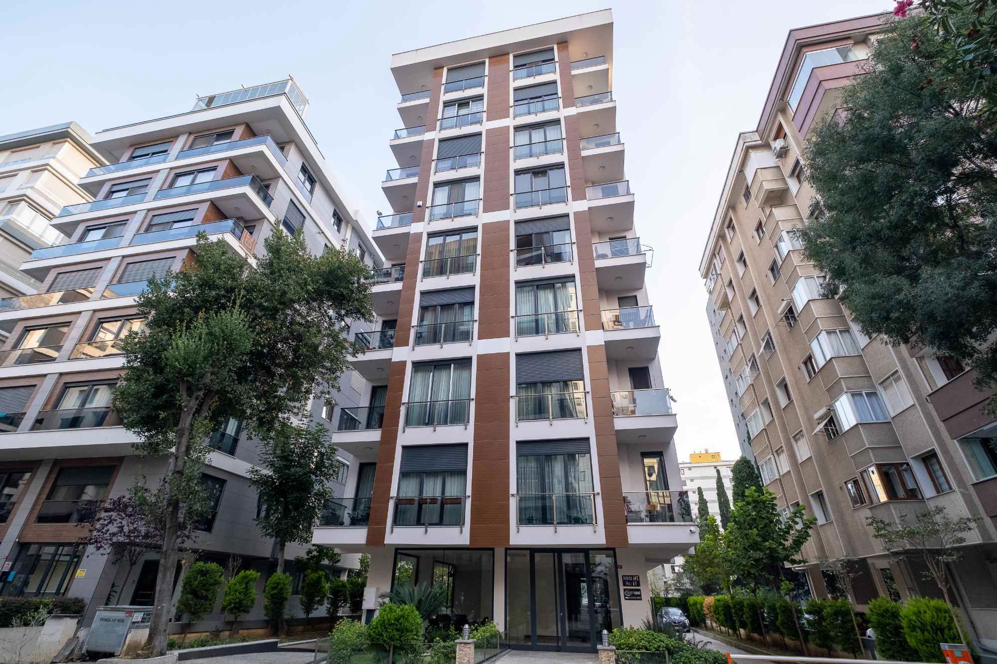 ERENKÖY & ABDÜLHALIK RENDA SOKAKTA, SATILIK BALKONLU DAIRE- BOŞ- 