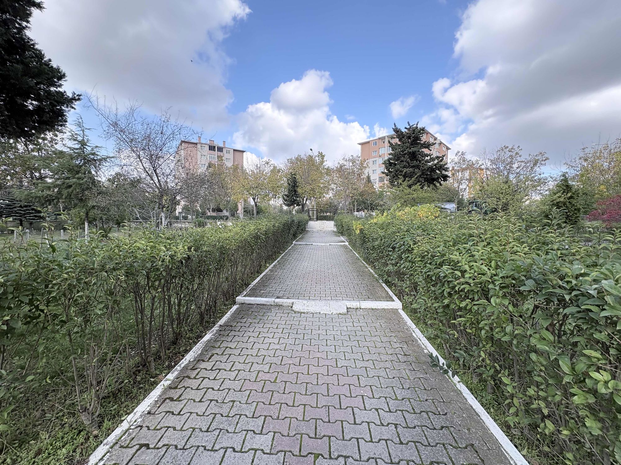 REMAX LAND DEN BELEDİYE KONUTLARINDA 3+1 SATILIK DAİRE