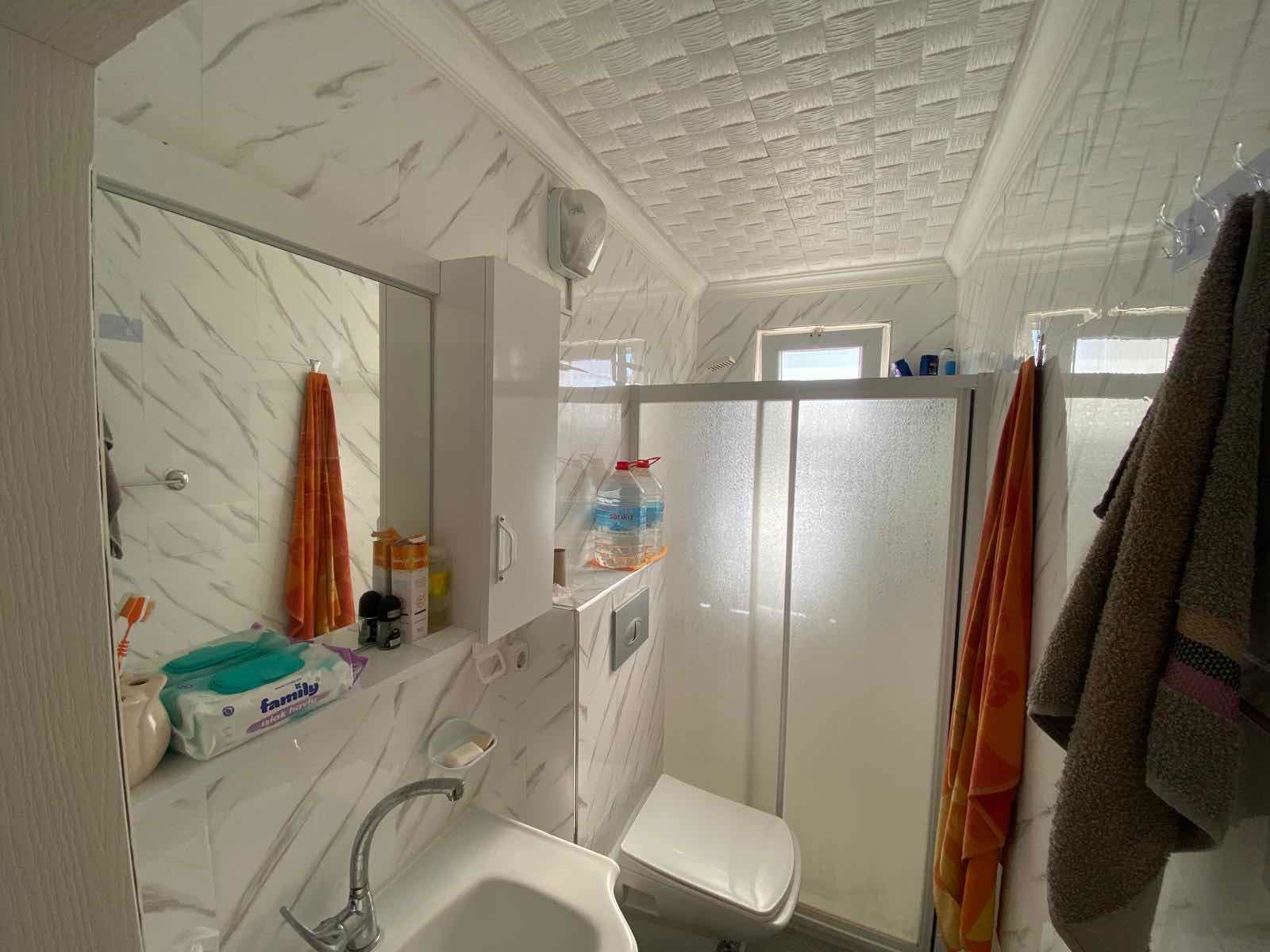 ACİL SATILIK! ÇAMLIK’TA DENİZ & DOĞA MANZARALI 2+1 ÇATI KATI – DENİZE 250 M!